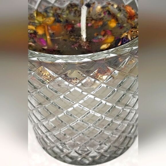 Hand crafted The witching Hour limited edition candle - Picture 5 of 9